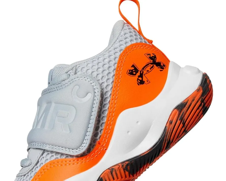Under Armour Kids ZONE 2 Basketball Shoe (Little Kid)